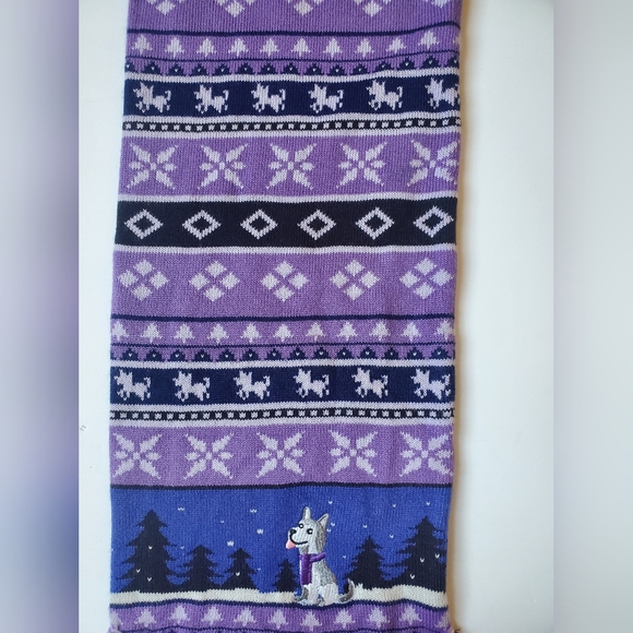 Winter scarf embroidered Dog with Snowflakes and trees christmas/winter - Picture 4 of 4